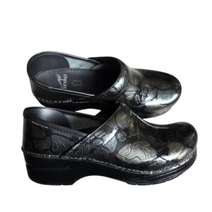 Dansko Professional Black Pewter Floral Patent Clogs 37